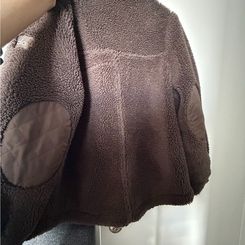 ALO Yoga Brown Teddy Sherpa Jacket with Quilted Pockets - Picture 7 of 7